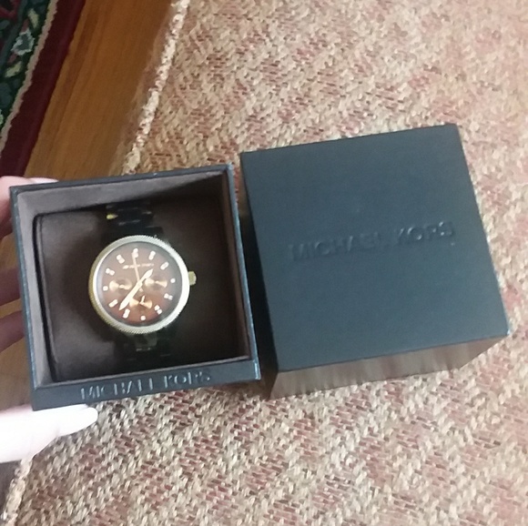 Michael Kors Tortoise Shell Watch with box - Picture 4 of 4